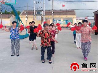 德州天衢新区抬头寺镇开展“秧歌闹起来 欢乐跳起来”活动