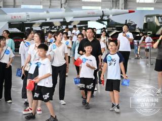 明眸探宇宙！易视顿眼科小会员“睛”彩解锁航天新“视”界