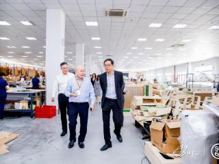 共赴辉煌新程：新加坡驻上海总领事罗德杰莅临HTL品牌日活动