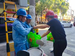 上饶市总工会赴余干开展送清凉活动