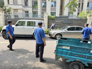 济南市市中区十六里河：城管进社区，及时处置“私开门”除隐患