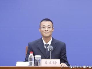 2024年青岛港完成货物、集装箱吞吐量7.1亿吨