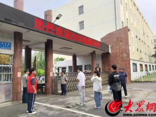 你好，新同学！泰安一中2025级“未来青春合伙人”完成报到