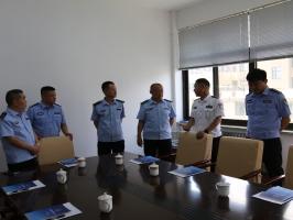 潍坊市交通公安联合治超会商办公室成立协同执法首日查获“百吨王”货车4起