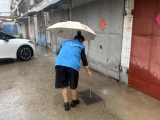 雨中排查保平安，济阳街道南门社区网格服务暖人心