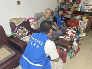 仙营街道谢营社区开展“情暖老人心 网格上门访”暖心陪伴活动