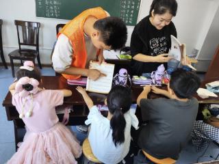 东红庙社区暑托班助力成长共筑知识晴空