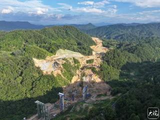 和襄高速天堂寨东互通枢纽预计2027年底建成通车