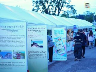聚焦2025交流周｜贵州友城美食展变“种草”现场 东盟外宾“剁手”买买买ASEAN Guests Can't Stop Shopping at Guizhou's Exhibition