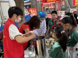 济南市民族医院东院区开展“夏季送清凉”活动