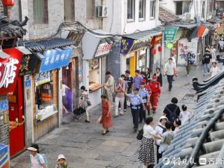 历下公安：以“三重守护”绘就暑期文旅画卷