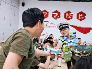 知危险，会避险！石阡交警为基地师生送上交安“防护锦囊”