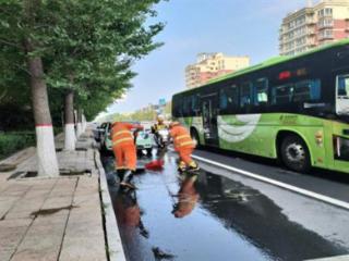 廊坊开发区公用事业管理局全力做好雨天道路环境保障工作