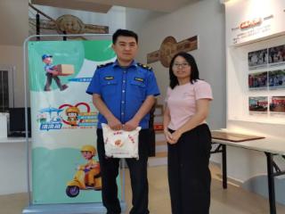 济阳大街社区开展“夏日送清凉 关爱暖人心”志愿服务活动