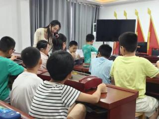 【一年四季 泉在济南·童乐缤纷暑期】济南市莱芜区凤城街道瑞馨园社区开展“古韵新声・社区筝语”公益课堂活动