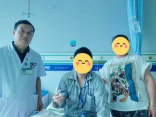 21岁大学生在贵阳结石病医院成功接受隐瘢痕保胆取石术 实现健康与美观双赢