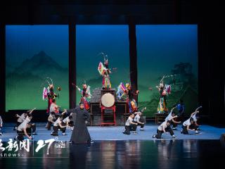 贵州省少数民族文艺会演｜民族歌舞剧《山河同心》首演，展现烽火中的民族大义