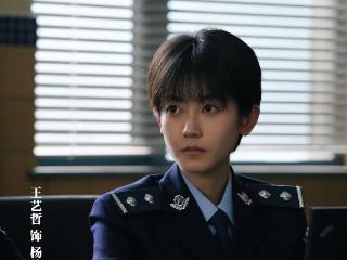 演员王艺哲谈《利剑·玫瑰》：剧很“敢拍”，迪丽热巴戏里戏外反差大