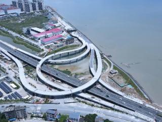 沈海高速罗宁段新增车里湾互通工程桥梁主体结构全线贯通