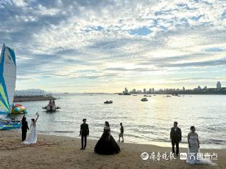 琴岛观澜丨山海为媒！浪漫婚纱旅拍撬动青岛甜蜜经济