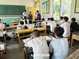 铜仁市关工委主任刘婕思南县假期学校工作开展情况