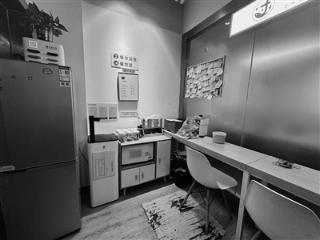 自习场所多元化 部分咖啡店开始限消费入座