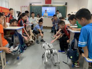 赣南医科大学送课进校园