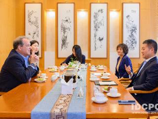 中联部副部长陆慷会见美中贸易全国委员会会长谭森