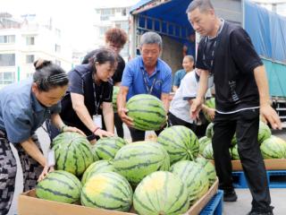 威海综保区总工会：夏送清凉 关爱沁心