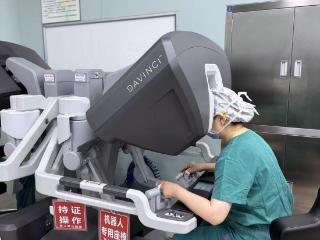 南京首例！江苏省肿瘤医院完成达芬奇机器人乳房假体重建手术
