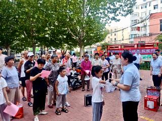 日照银行济南莱芜支行联合芳馨园社区开展“健康护航·共筑温情”主题活动