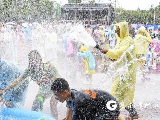 阳光谷旅游度假区：多彩活动迎客来 “流”“光”溢彩度暑假