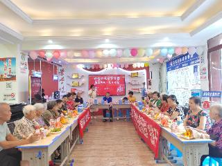 遵义市纪念馆社区：集体生日宴 温暖邻里情