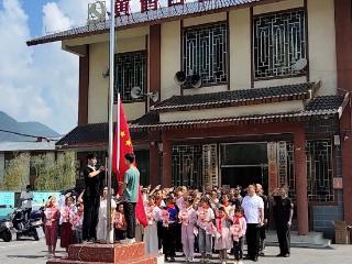 安顺黄鹤营村：红领巾映照军功章 红色薪火代代传