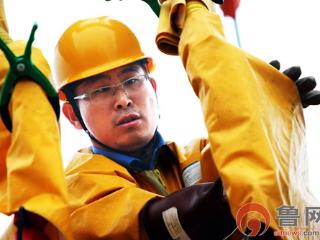 枣庄供电深入开展带电作业保供电惠民生