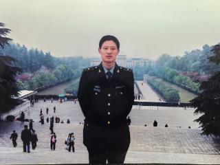 褪下戎装换警服，初心如磐护平安 ！崂山警营里的“八一”荣光