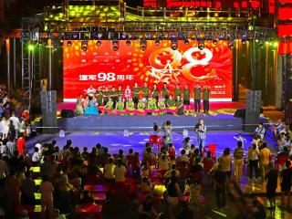 “八一”主题消夏汇演