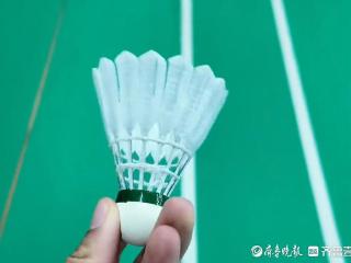 果然财经丨羽毛球价格飙升，平替品卖断货！未来市场谁主沉浮？