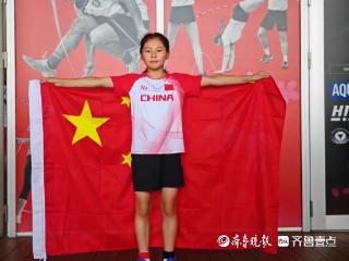 厉害！青岛东川路小学足球小将破纪录夺跳绳世界冠军