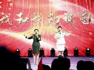 贵州退役军人路边音乐会唱响“八一”赞歌