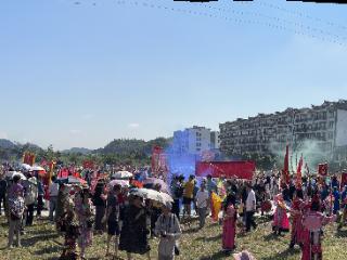 2025贵州安顺地戏文化大联欢活动在西秀区苗岭屯堡景区举行
