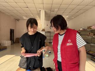 阳信县洋湖乡：排查快递驿站 筑牢“扫黄打非”防线