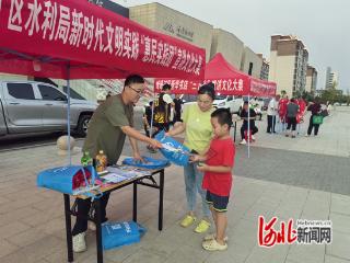 邯郸市峰峰矿区“惠民实践团”暨“三下乡”联动宣讲夜市惠民