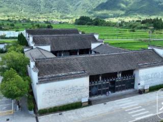 山河铭记丨粉墙黛瓦间，触摸烽火岁月的温度 大皖新闻走进新四军江北指挥部纪念馆