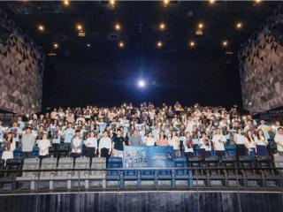 当IMAX“随影行”遇见《南京照相馆》，一场穿越时空的青年对话