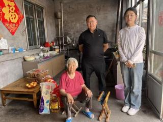济南市莱芜区牛泉镇大庄村：爱心捐赠 情暖老人