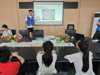 聊城大学药学与食品工程学院举办“显微生灵奇遇 微观世界寻踪”社区实践活动