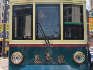 长春“氢春号”再度亮相红旗街，这些“细节”改变注意到了吗？