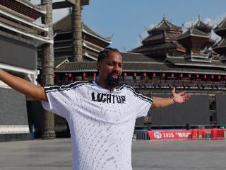速看！NBA人气后卫丁威迪打卡多彩贵州城
