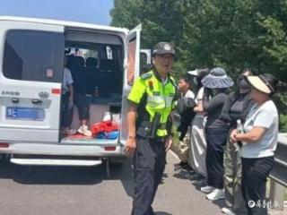 车辆“罢工”，34名乘客滞留高速，多亏了他们紧急出手